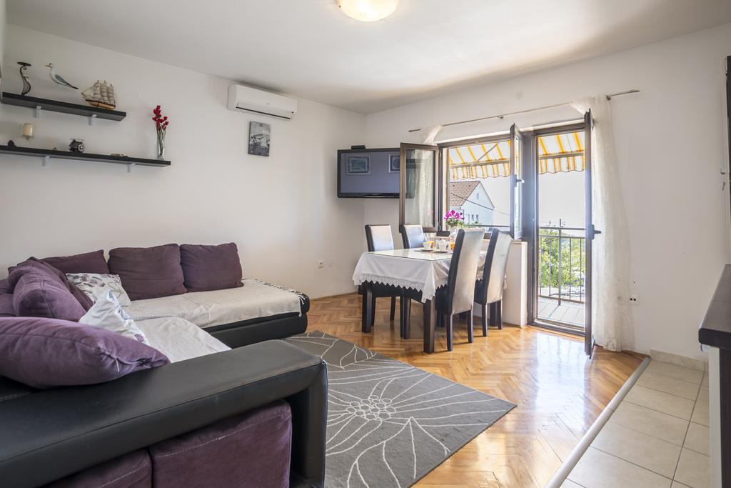 פודסטראנה Holiday Home Petra מראה חיצוני תמונה